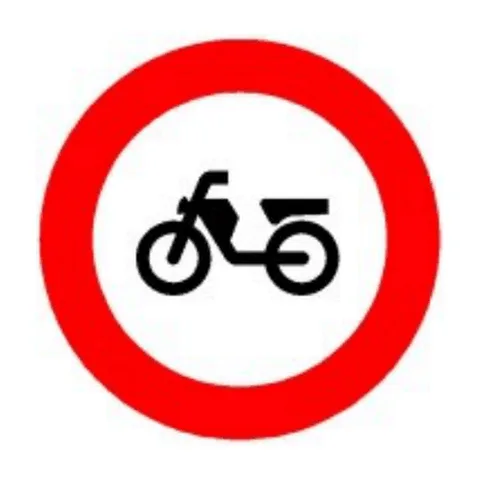 Señal R-105: Entrada prohibida a ciclomotores
