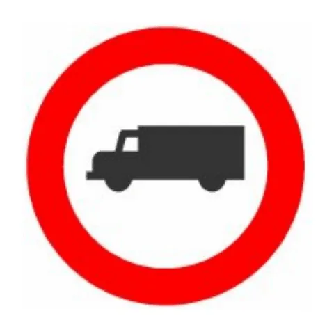 Señal R-106: Entrada prohibida a vehículos destinados al transporte de mercancías