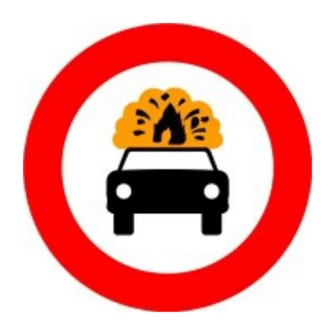 Señal R-109: Entrada prohibida a vehículos que transporten mercancías explosivas o inflamables