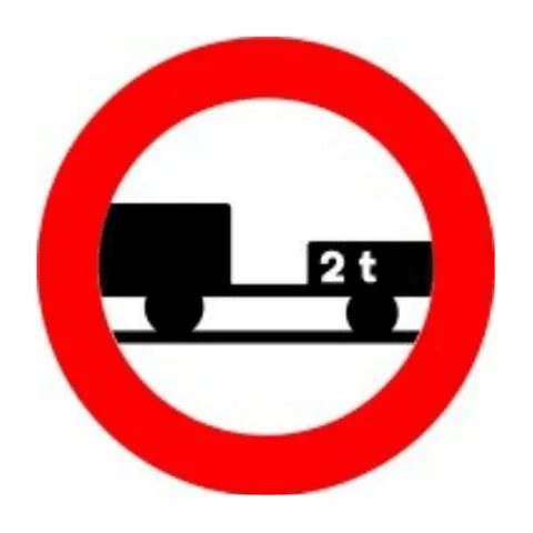 Señal R-112: Entrada prohibida a vehículos de motor con remolque exceptuando los de un solo eje